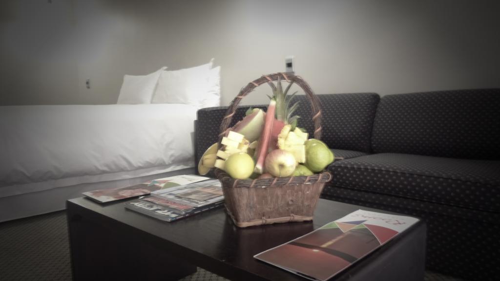 Black Mountain Leisure And Conference Hotel Groothoek Екстер'єр фото