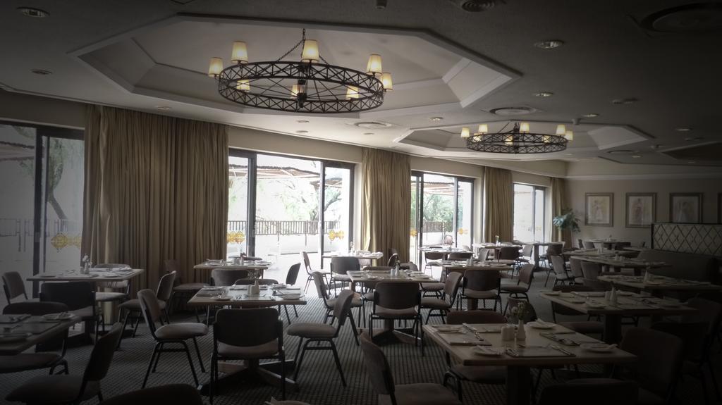 Black Mountain Leisure And Conference Hotel Groothoek Екстер'єр фото