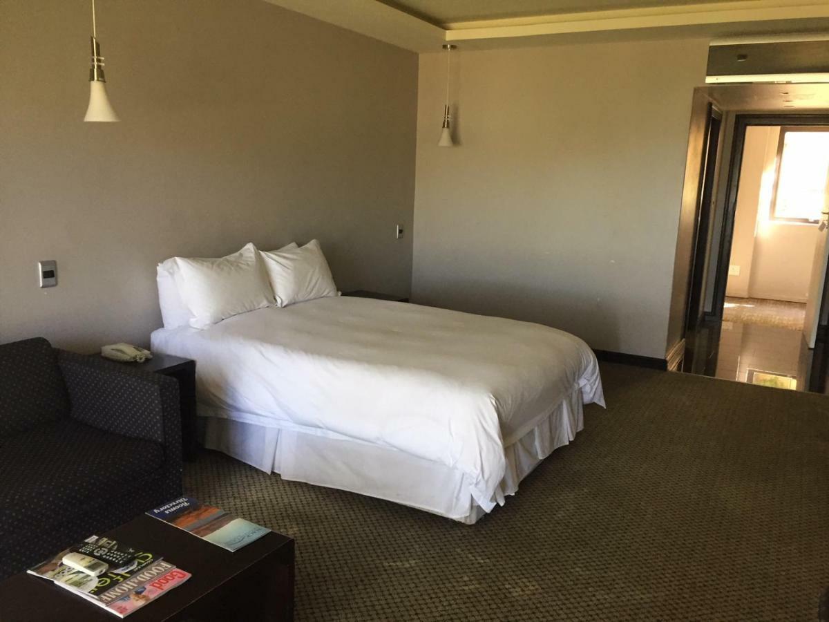 Black Mountain Leisure And Conference Hotel Groothoek Екстер'єр фото